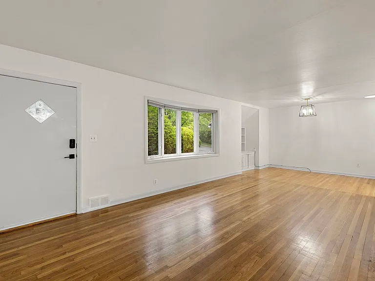 32 Beechwood Rd — Photo 7