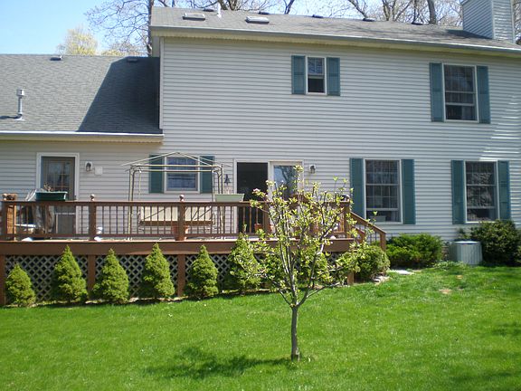 3rd image of 76 N Woodwinds Way