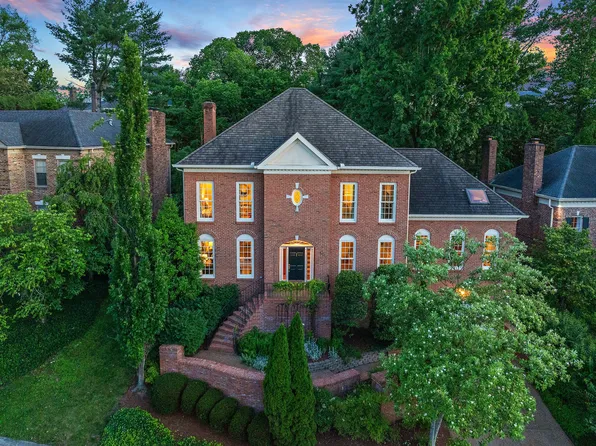 218 Burlington Pl, Nashville, TN 37215