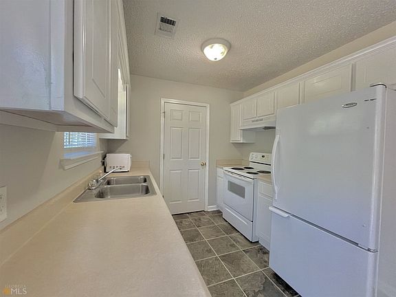 5th image of 518 Acorn Ln