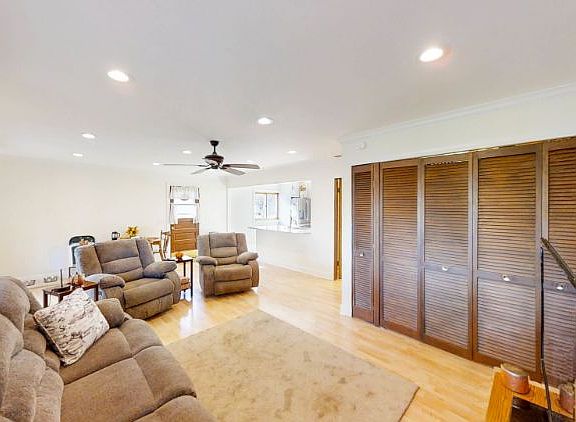 4th image of 8213 S 83rd Ave