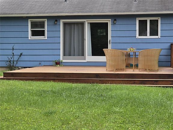 4th image of 39 Juniper Drive Ext