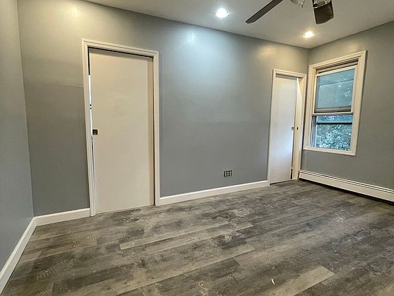 2nd image of 41 Garfield Ave Floor 1
