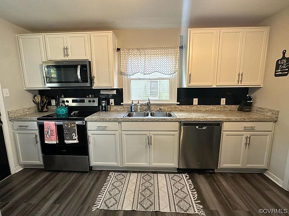 5th image of 215 S Kalmia Ave