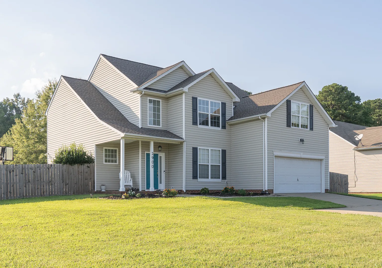 6 bed, 2683 sqft, $5,995 — Photo 2
