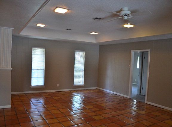 4th image of 1515 Lewis St