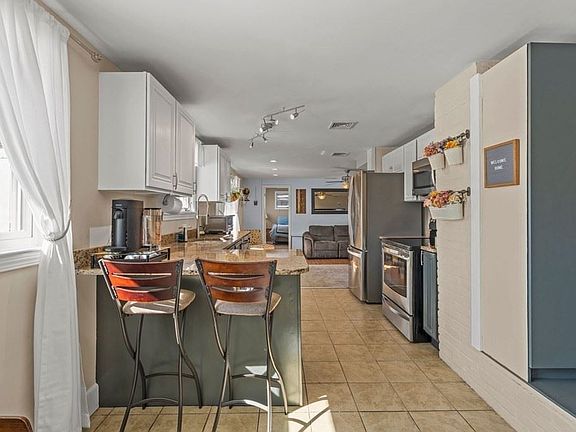 3rd image of 180 Haverhill Ave