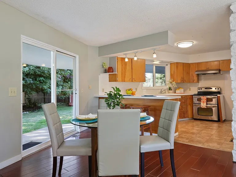 5113 Brassfield Dr SE — Photo 13