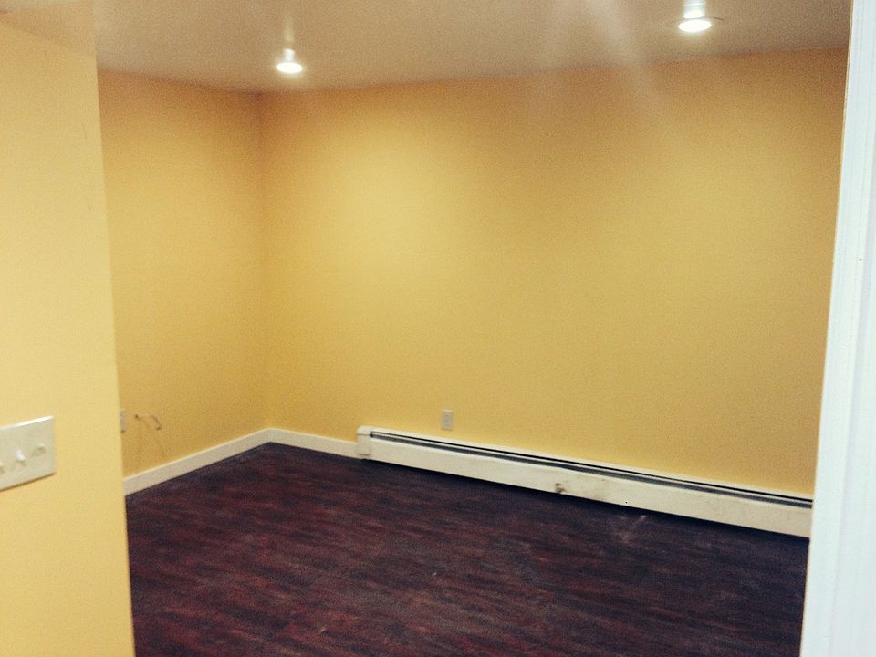 bed/living area