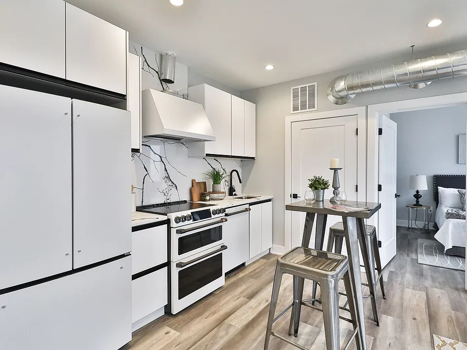 1612 Cambridge