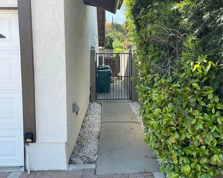 223 N Palo Cedro Dr — Photo 3
