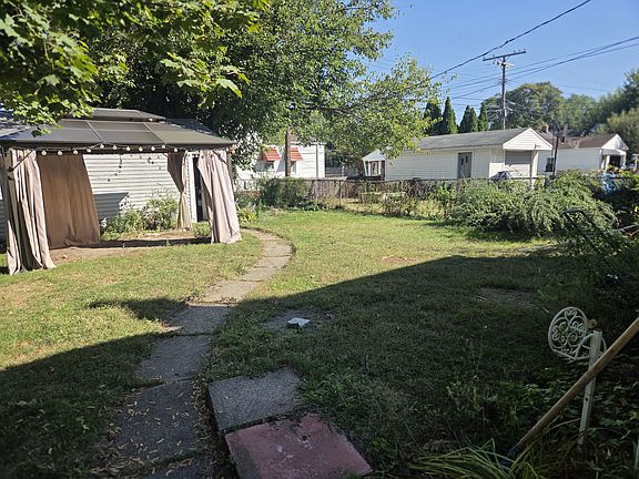 2nd image of 21338 Caledonia Ave