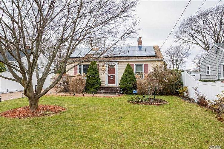 1st image of 104 Irish Ln