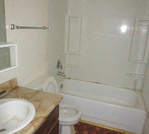 4th image of 4202 W Albany Ave