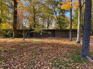 8458 Wiese Rd, Brecksville, OH 44141