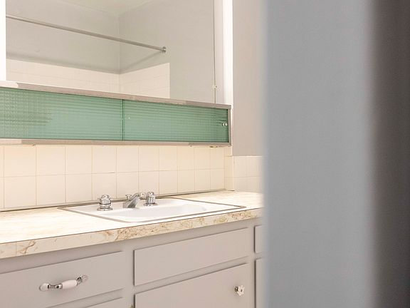 3rd image of 22655 Chagrin Blvd Unit 101