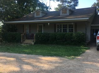 422 Riverdale Rd, Grenada, MS 38901