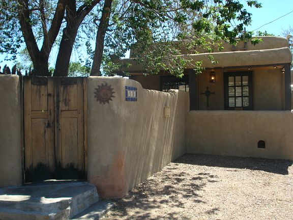 2nd image of 818 Old Santa Fe Trl
