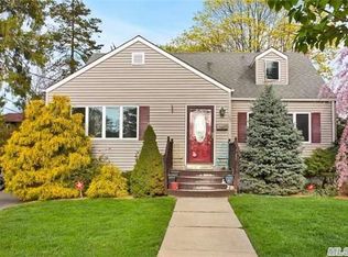 65 Beverly Rd, Merrick, NY 11566