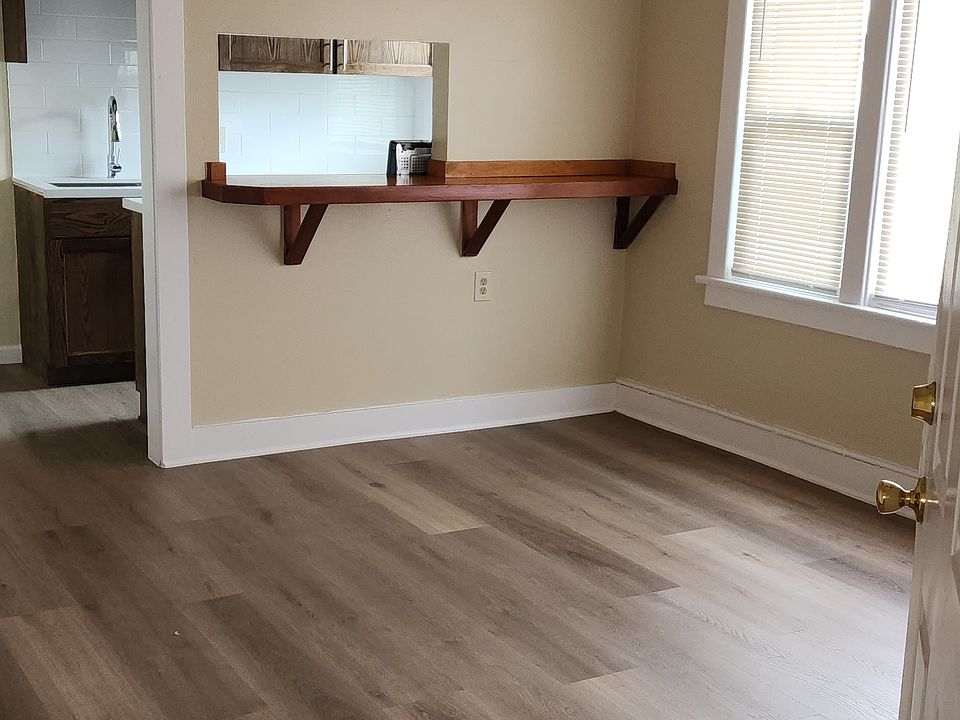 1st image of 921 E Broadway APT 206