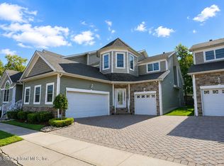 91 Pilot Ln, Staten Island, NY 10309