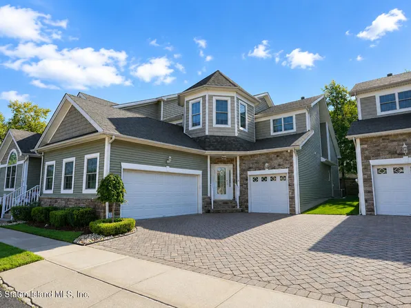 91 Pilot Ln, Staten Island, NY 10309