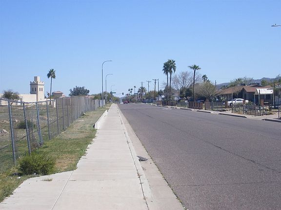 4th image of 154 W South Mountain Ave