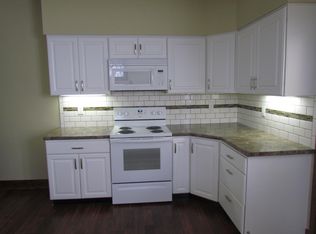411 E Cherry St, Mankato, MN 56001