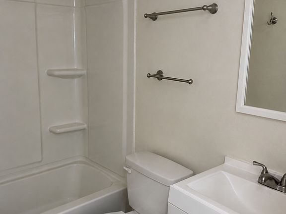 2nd image of 3312 Powell Ave