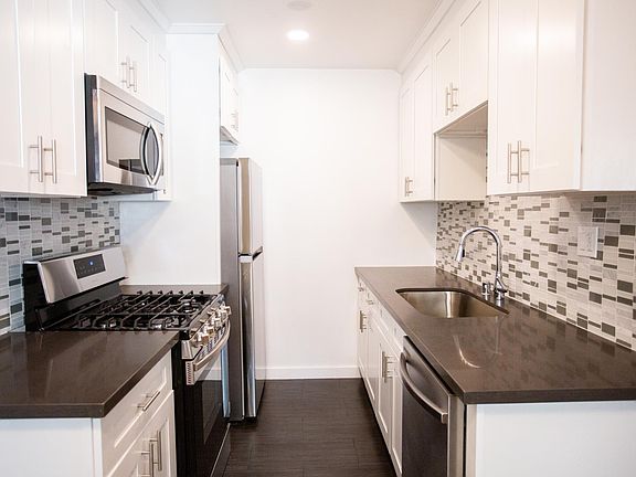 5th image of 165 N Michigan Ave #105