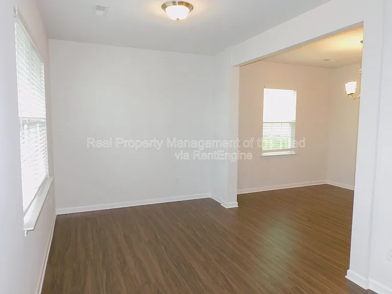 390 Spaulding St — Photo 11