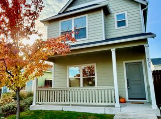 227 Wintersage Cir, Talent, OR 97540