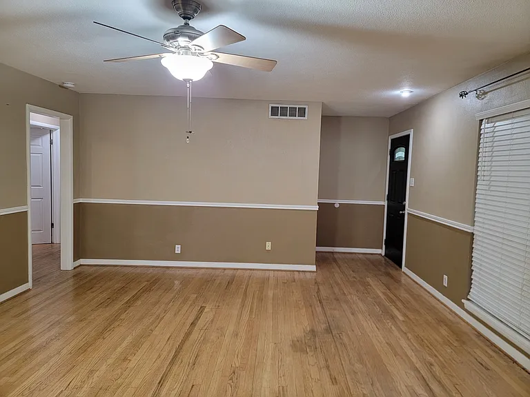 1312 Lafayette Dr — Photo 3