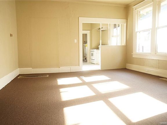5th image of 262 Prospect St