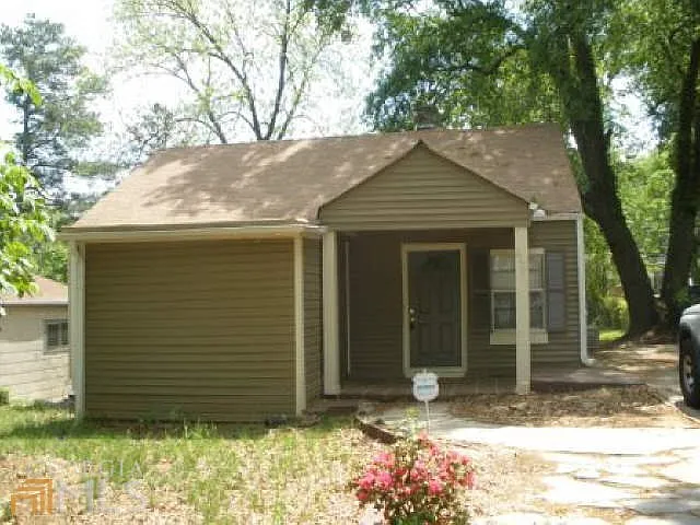 2577 Eastwood Dr