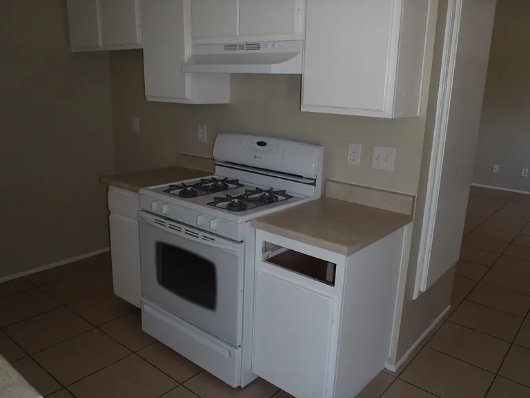 555 Sioux Dr #D — Photo 7