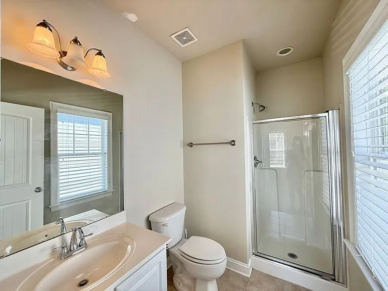 7758 Acc Blvd — Photo 14