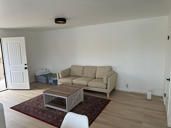 4th image of 1724 Broadway St #C
