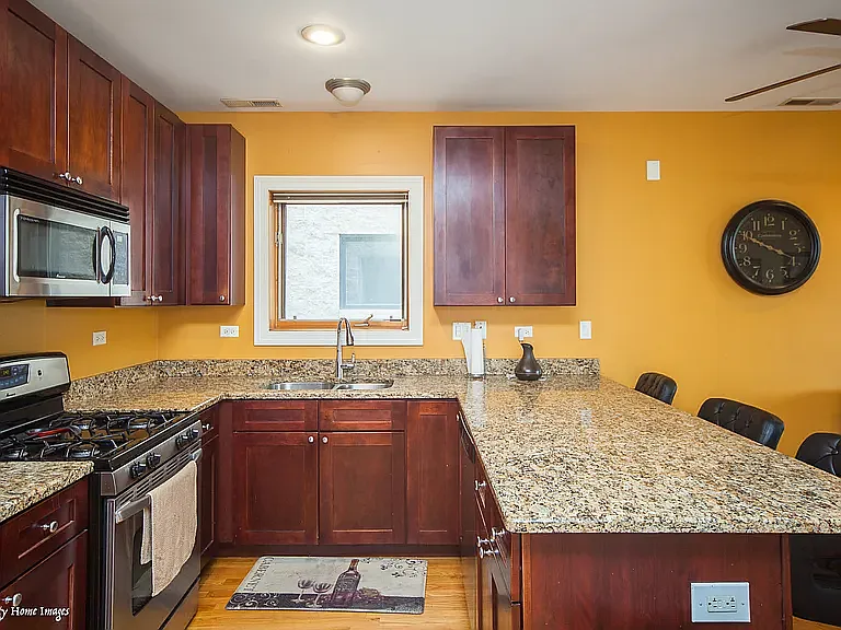 3917 S Indiana Ave #3S — Photo 3
