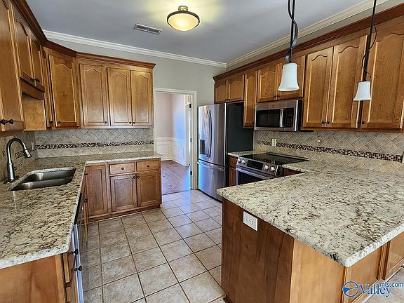 3rd image of 2819 Willowick Trl SE