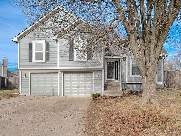2nd image of 5509 NE Wildflower Ct