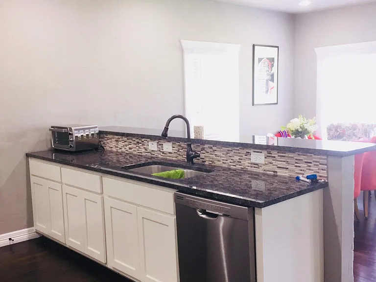 2220 W Huisache Ave — Photo 4