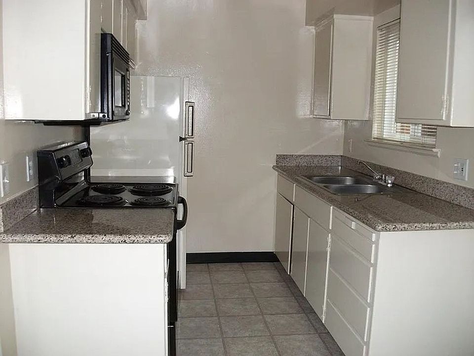 2nd image of 4560 Hamilton Ave APT 2