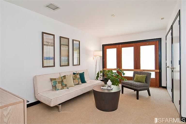1st image of 123 Laidley St