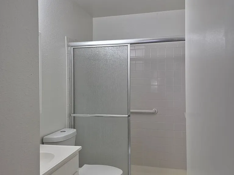 925 Country Club Dr SE #C — Photo 14