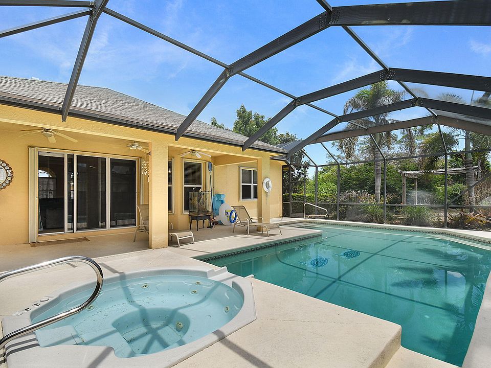 1st image of 1456 SW Del Rio Boulevard
