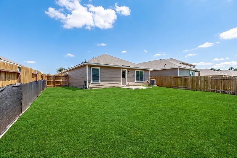 3 bed, 2.0 bath, 1366 sqft, $1,600 — Photo 2