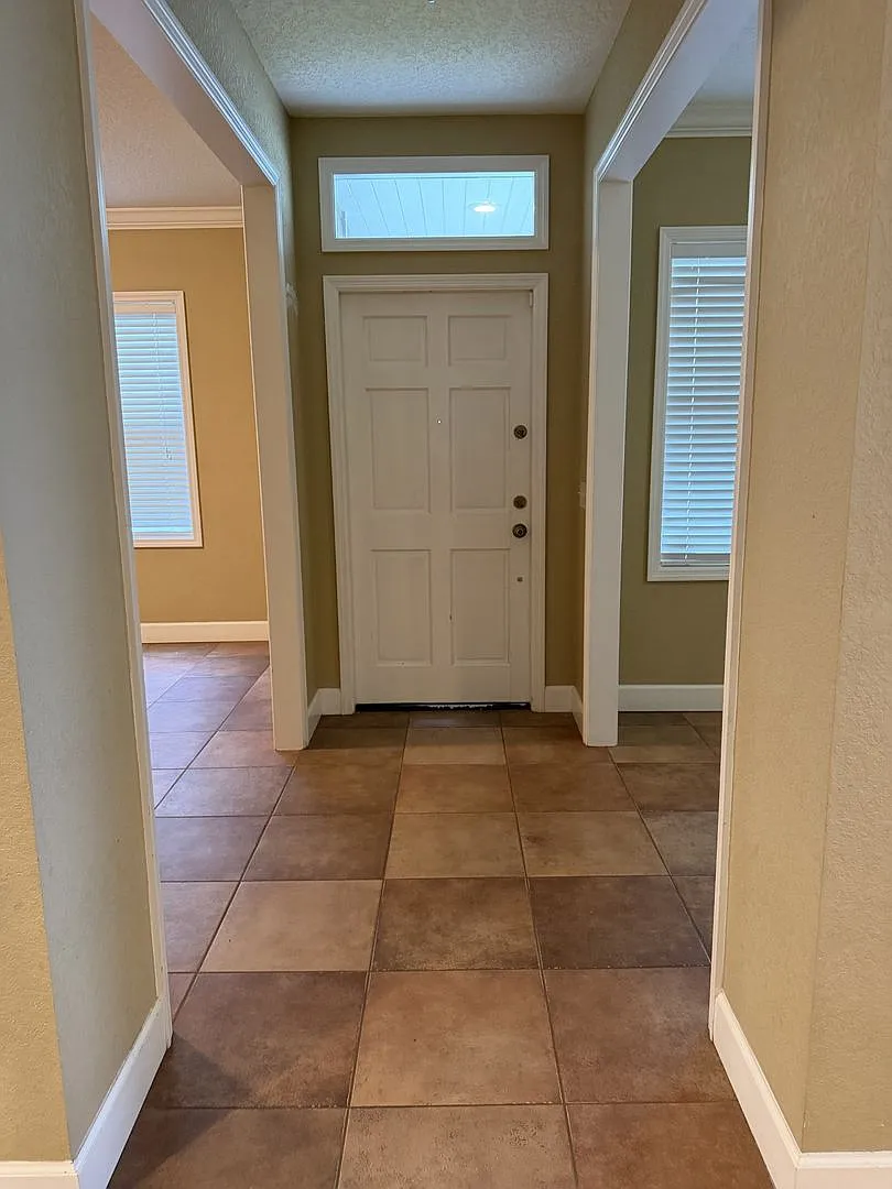 Single Family Home — Photo 3