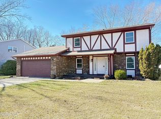 809 N Wintergarden Rd, Bowling Green, OH 43402