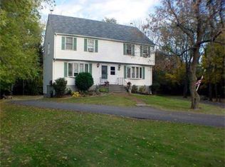 5 Crestwood Dr, Northborough, MA 01532